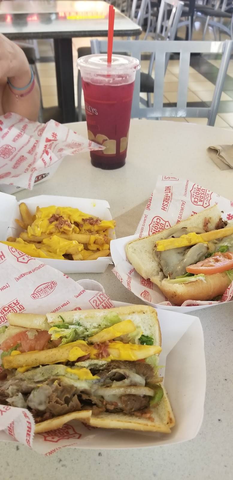 Charleys | restaurant | 500 Baybrook Mall, Friendswood, TX 77546, USA | 2819847376 OR +1 281-984-7376