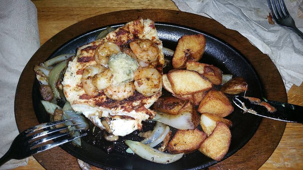 Applebees Grill + Bar | restaurant | 15505 W, Rock Ridge Rd, New Berlin, WI 53151, USA | 2627800693 OR +1 262-780-0693