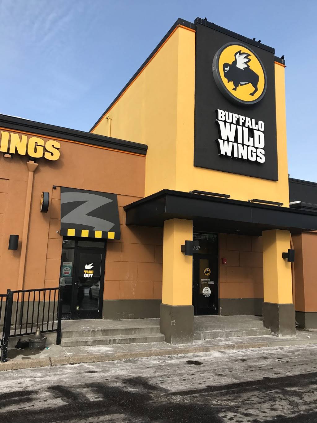 Buffalo Wild Wings | restaurant | 737 Merrick Ave, Westbury, NY 11590, USA | 5167949453 OR +1 516-794-9453