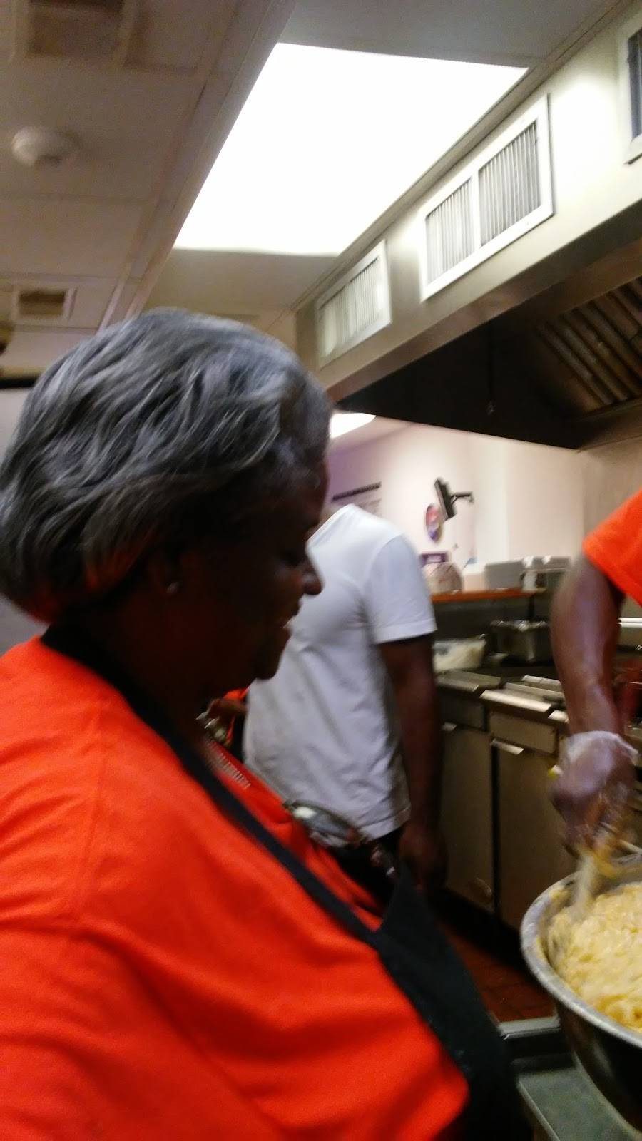 Deborahs Kitchen | restaurant | 2608 W Girard Ave, Philadelphia, PA 19130, USA | 2157633327 OR +1 215-763-3327