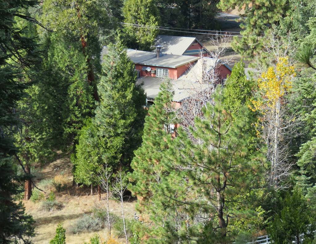 Strawberry inn | night club | 31880 CA-108, Strawberry, CA 95375, USA | 2099653662 OR +1 209-965-3662