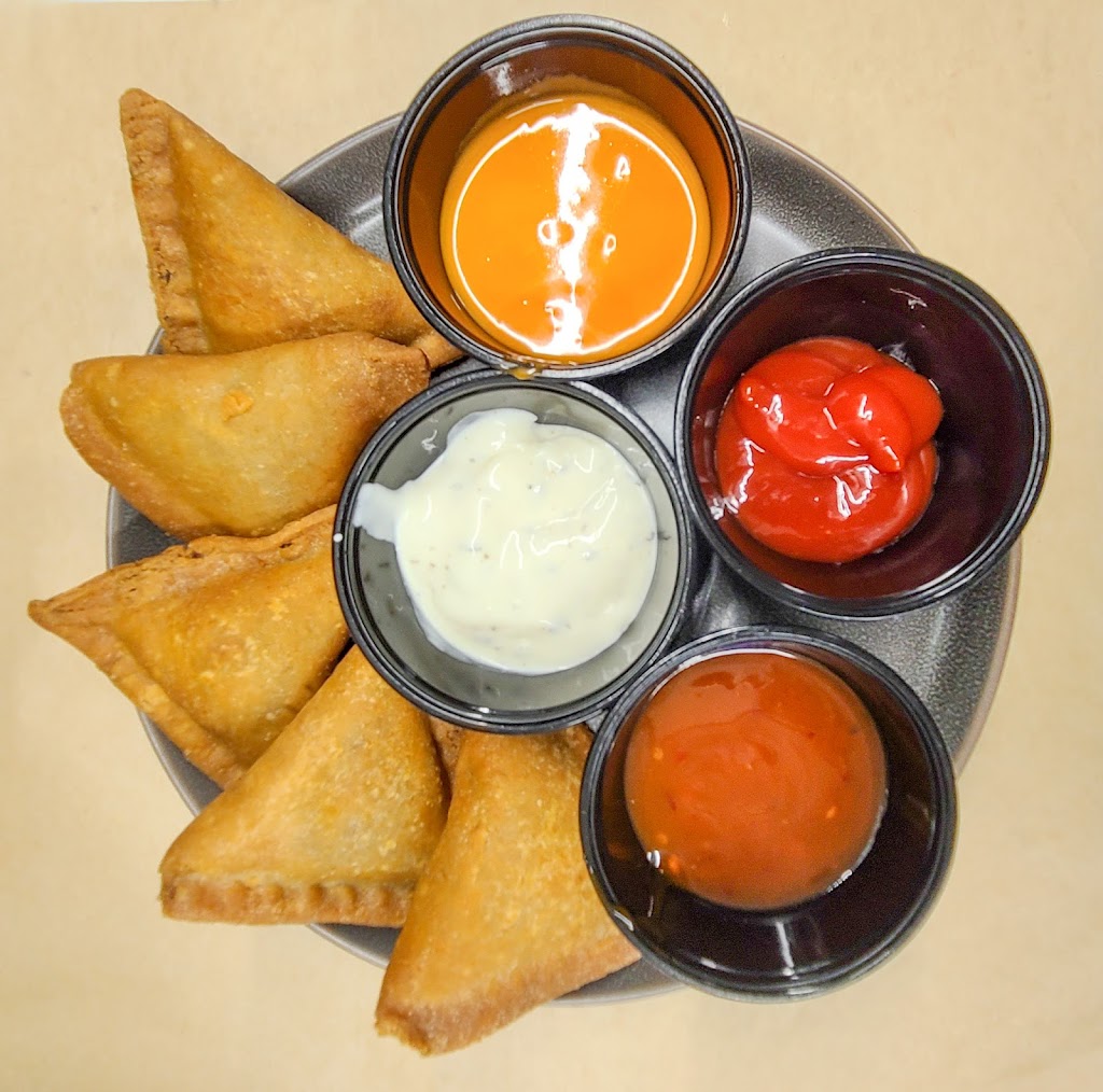 Pav Boti & Juice (PB&J) | restaurant | 4434 Hoffner Ave, Orlando, FL 32812, USA | 6153977210 OR +1 615-397-7210