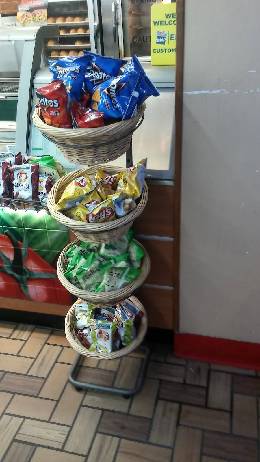 Kangaroo Express | meal takeaway | 4914 Rock Springs Rd, Apopka, FL 32712, USA | 4078897011 OR +1 407-889-7011