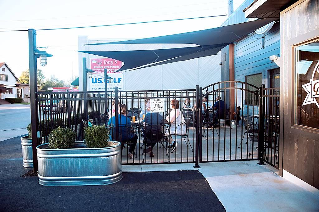 Clints Draft House Pizza & Grill | restaurant | 1630 7th St, Moline, IL 61265, USA | 3097643858 OR +1 309-764-3858