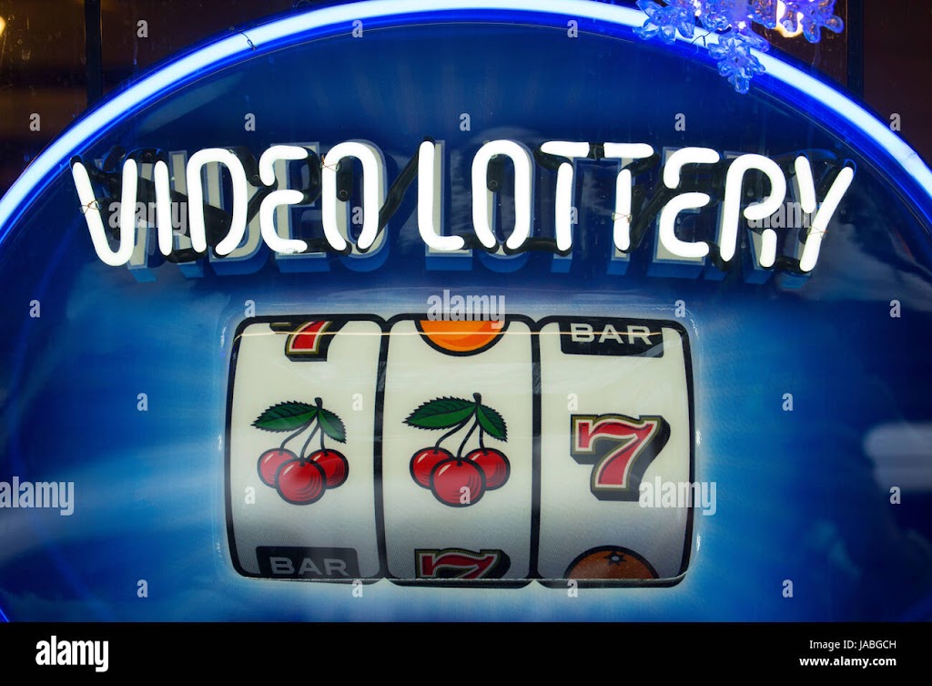 Lucky Lils Deli | restaurant | Northgate Shopping Center, 1330 Mohawk Blvd, Springfield, OR 97477, USA | 5412840432 OR +1 541-284-0432