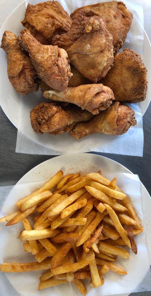 Billy’s Seafood & Gyros | restaurant | 8501 N Nebraska Ave, Tampa, FL 33604, USA | 8139315637 OR +1 813-931-5637