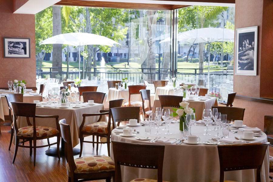 Silver Trumpet Restaurant and Bar | restaurant | 3350 Avenue of the Arts, Costa Mesa, CA 92626, USA | 7144428593 OR +1 714-442-8593