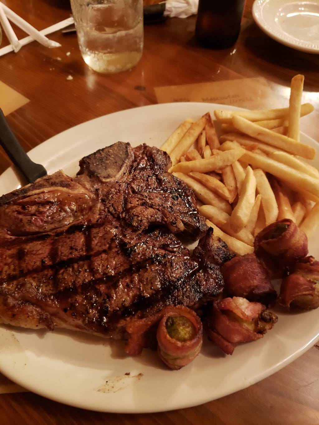 Mascoutah Steak House | restaurant | 9 W Main St, Mascoutah, IL 62258, USA | 6185662400 OR +1 618-566-2400