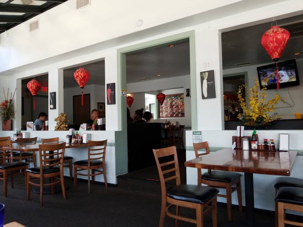 Pho Viet | restaurant | 18741 Soledad Canyon Rd, Canyon Country, CA 91351, USA | 6612521899 OR +1 661-252-1899