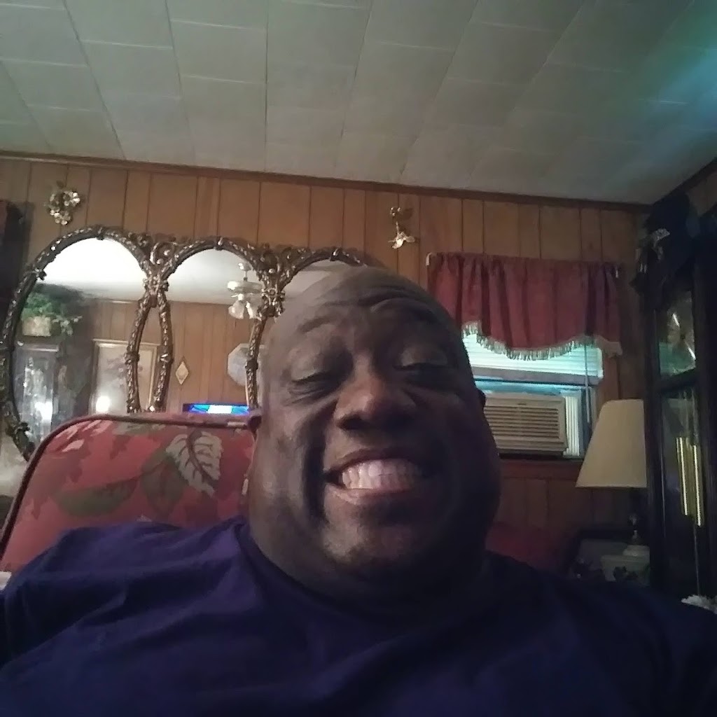 Luckys Diner | restaurant | RR 1 Box 220E, Waverly, LA 71232, USA | 3184886025 OR +1 318-488-6025