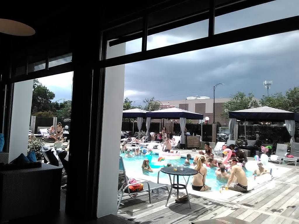 Craft City Social Club | restaurant | Sheraton Charlotte Hotel, 555 S McDowell St, Charlotte, NC 28204, USA | 7043724100 OR +1 704-372-4100