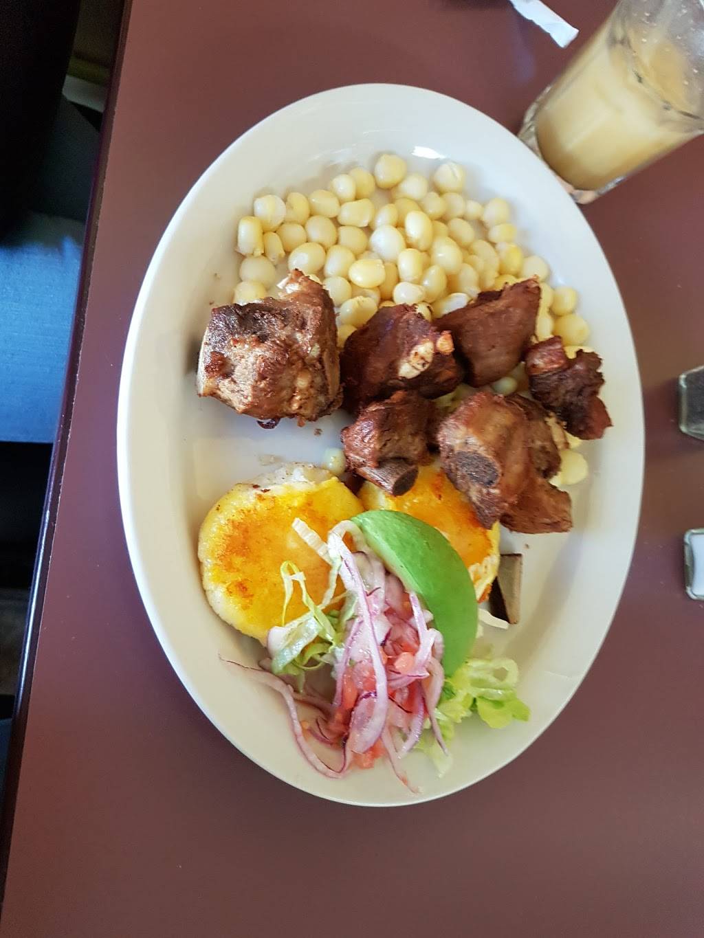 Avenida del Sabor - Ecuadorian Food | restaurant | 5805 W Diversey Ave, Chicago, IL 60639, USA | 7739305370 OR +1 773-930-5370