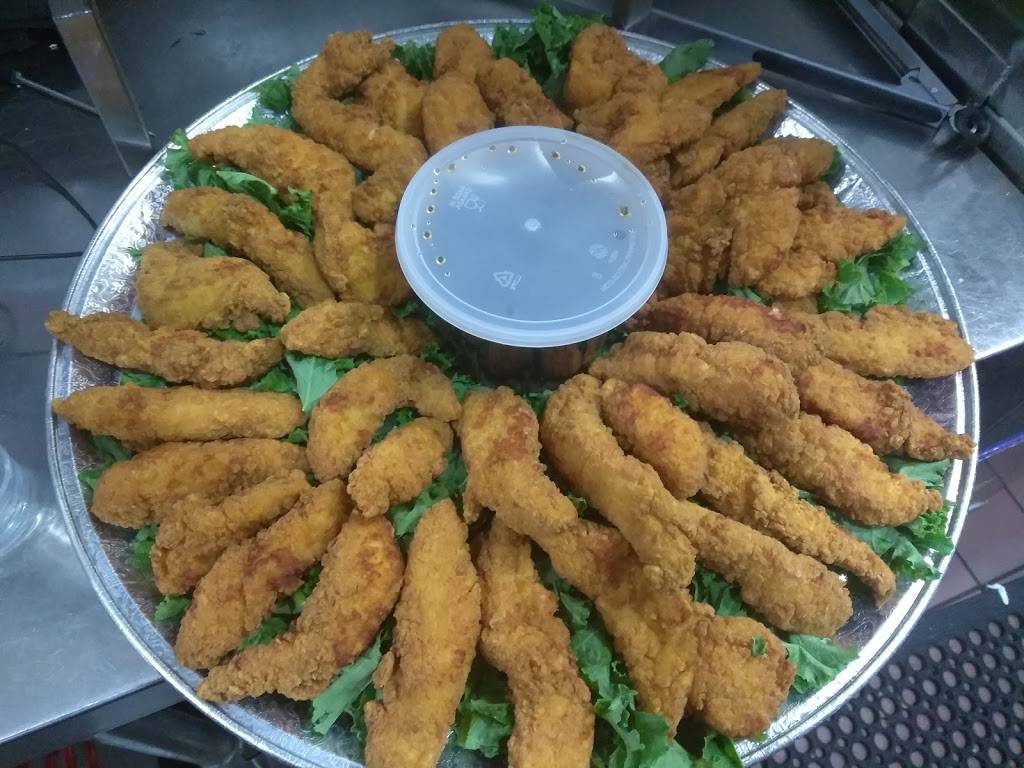 BGF Bobby Qs | restaurant | 447 N Main St, Freeport, NY 11520, USA | 5165444407 OR +1 516-544-4407