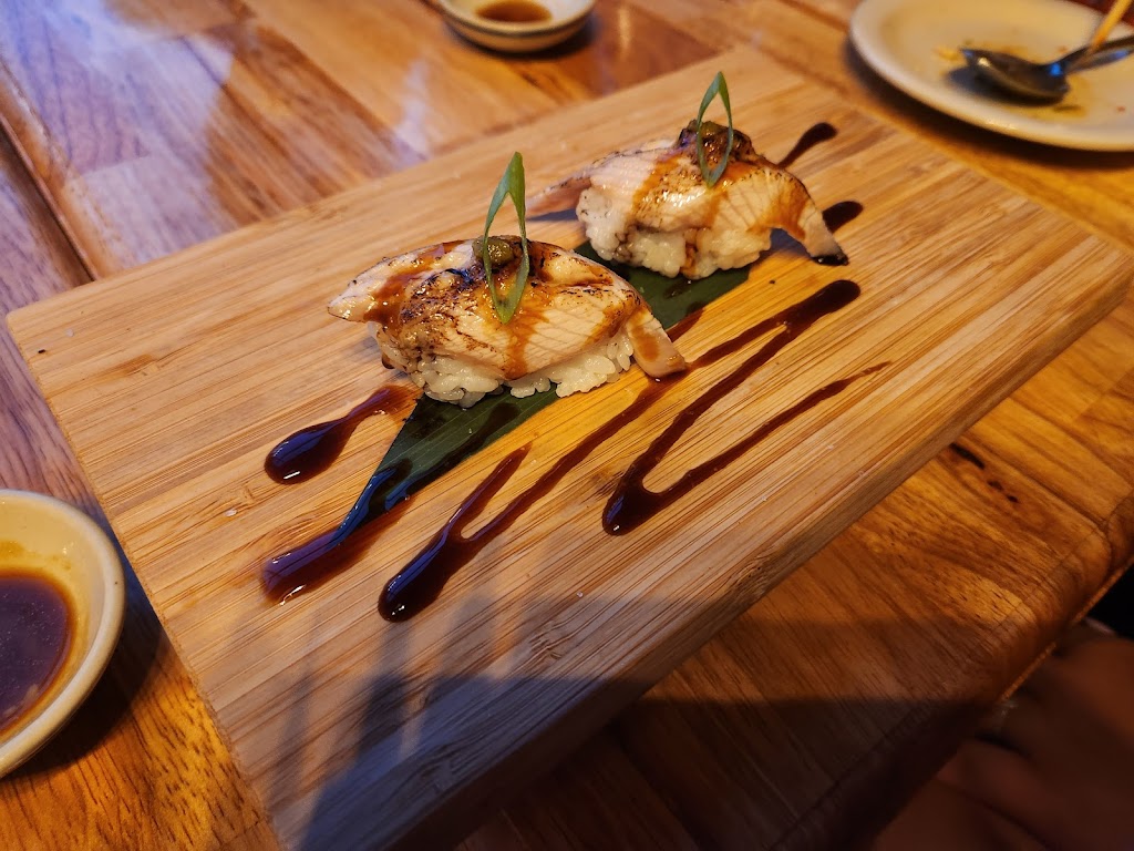 Mayu Sushi & Thai | restaurant | 3028 W Cary St, Richmond, VA 23221, USA | 8045625043 OR +1 804-562-5043