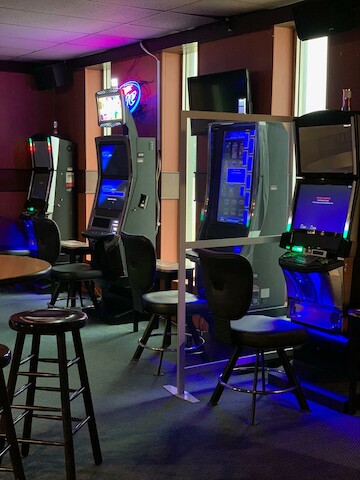 Tinley Bowl | restaurant | 7601 183rd St, Tinley Park, IL 60477, USA | 7085322955 OR +1 708-532-2955