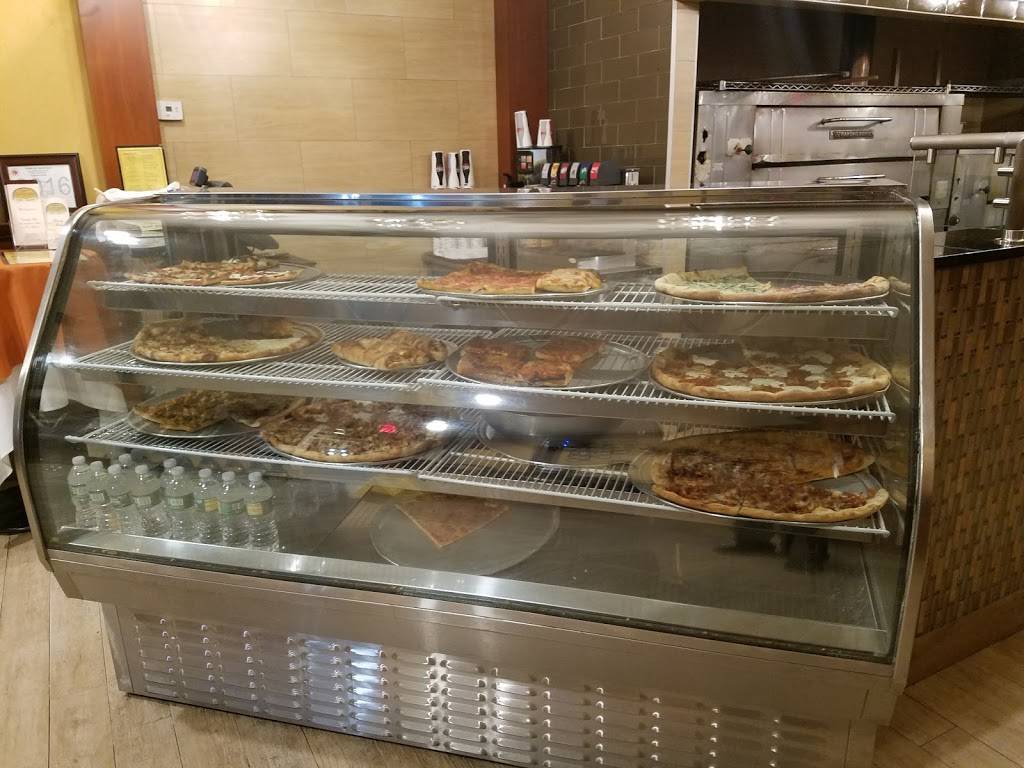 Michelangelo Pizzeria | restaurant | 10095 Main Rd, Mattituck, NY 11952, USA | 6312984100 OR +1 631-298-4100