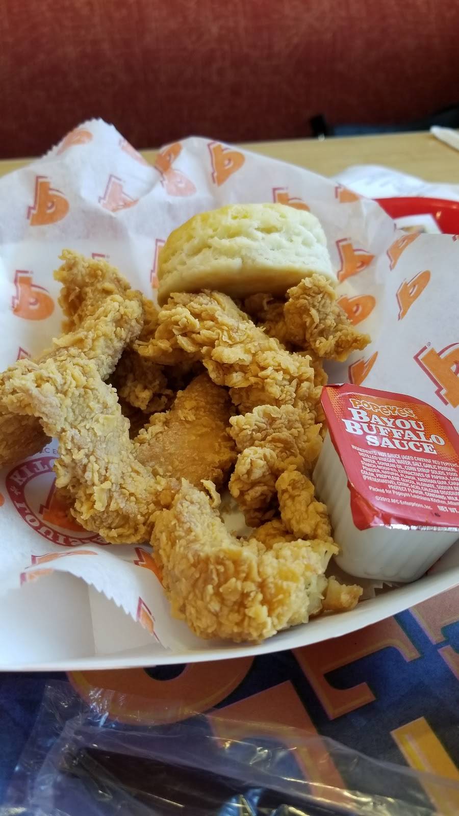 Popeyes Louisiana Kitchen | restaurant | 321 S McHenry Ave, Crystal Lake, IL 60014, USA | 7792204934 OR +1 779-220-4934
