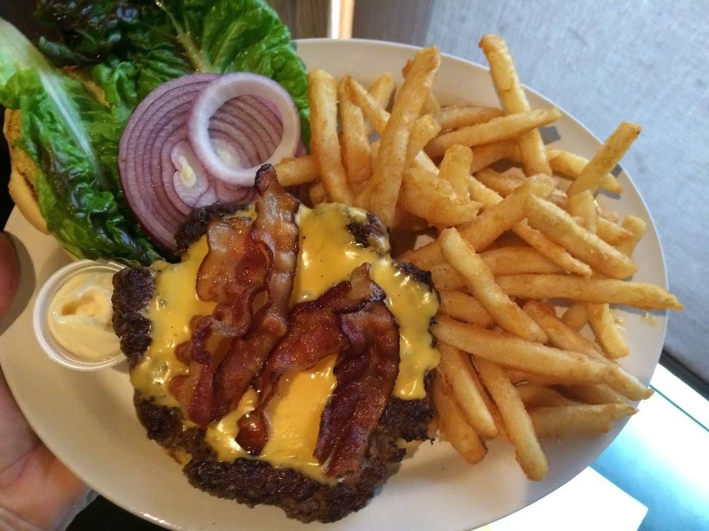 Murphys At Flynns | restaurant | 5198 Allisonville Rd, Indianapolis, IN 46205, USA | 3175453707 OR +1 317-545-3707