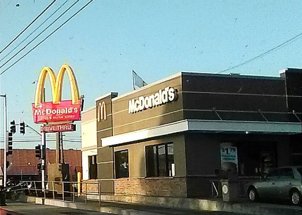 McDonalds | cafe | 15810 Crenshaw Blvd, Gardena, CA 90249, USA | 3105385183 OR +1 310-538-5183