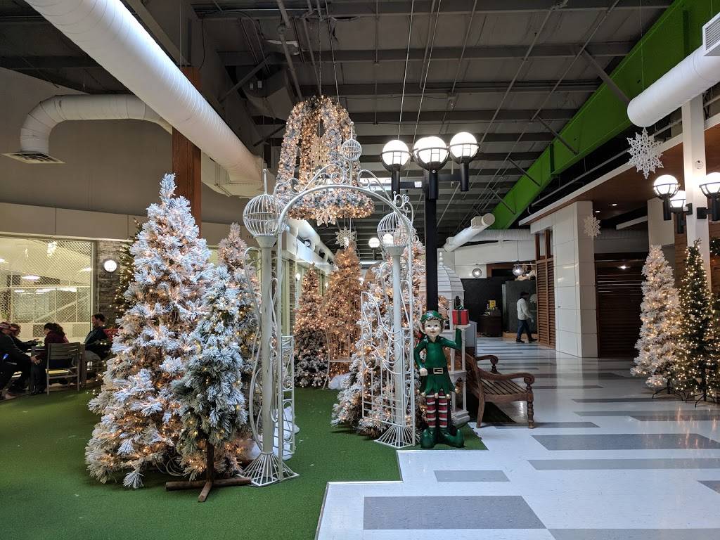 Central Park Athletics | restaurant | 3400 Grand Marais Rd E, Windsor, ON N8W 1W7, Canada | 5199448000 OR +1 519-944-8000