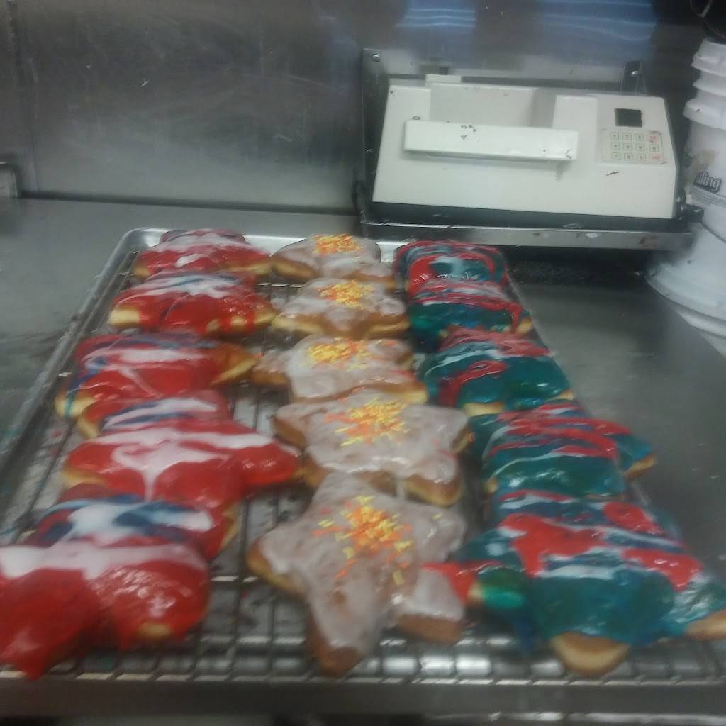 Yum Yum Donuts | cafe | 13501 Hubbard St, Sylmar, CA 91342, USA | 8183679800 OR +1 818-367-9800