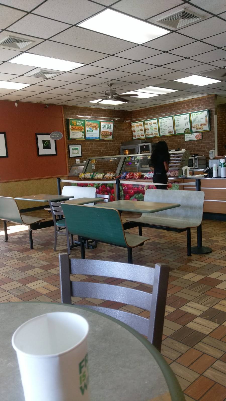 Subway | restaurant | 2172 N Ashley St, Valdosta, GA 31602, USA | 2292422477 OR +1 229-242-2477