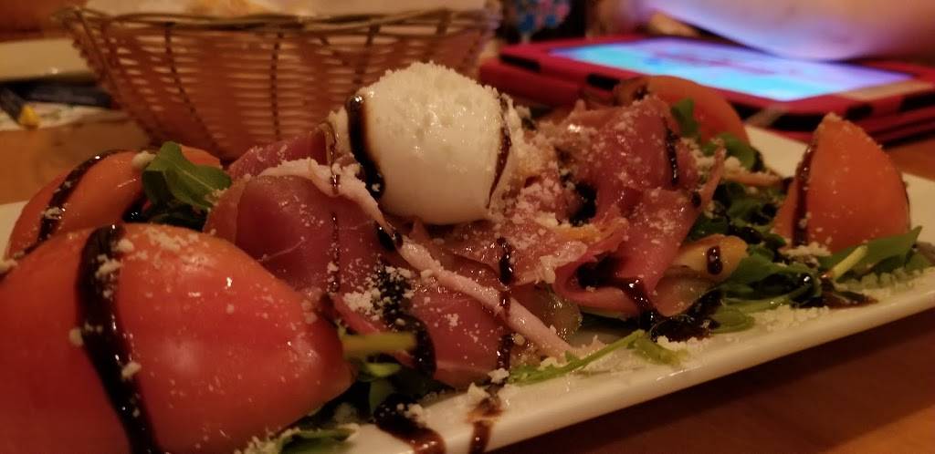 Muscarellas Cafe Italia | restaurant | 500 Main St, Sharpsville, PA 16150, USA | 7249621234 OR +1 724-962-1234