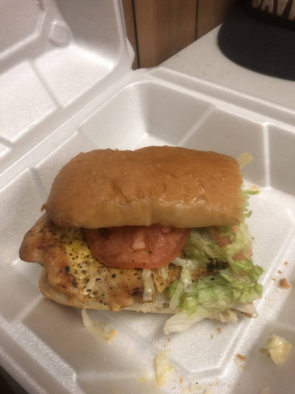 Chriss Pizza & Deli | restaurant | 85 Airport Rd, Hartford, CT 06114, USA | 8602960511 OR +1 860-296-0511