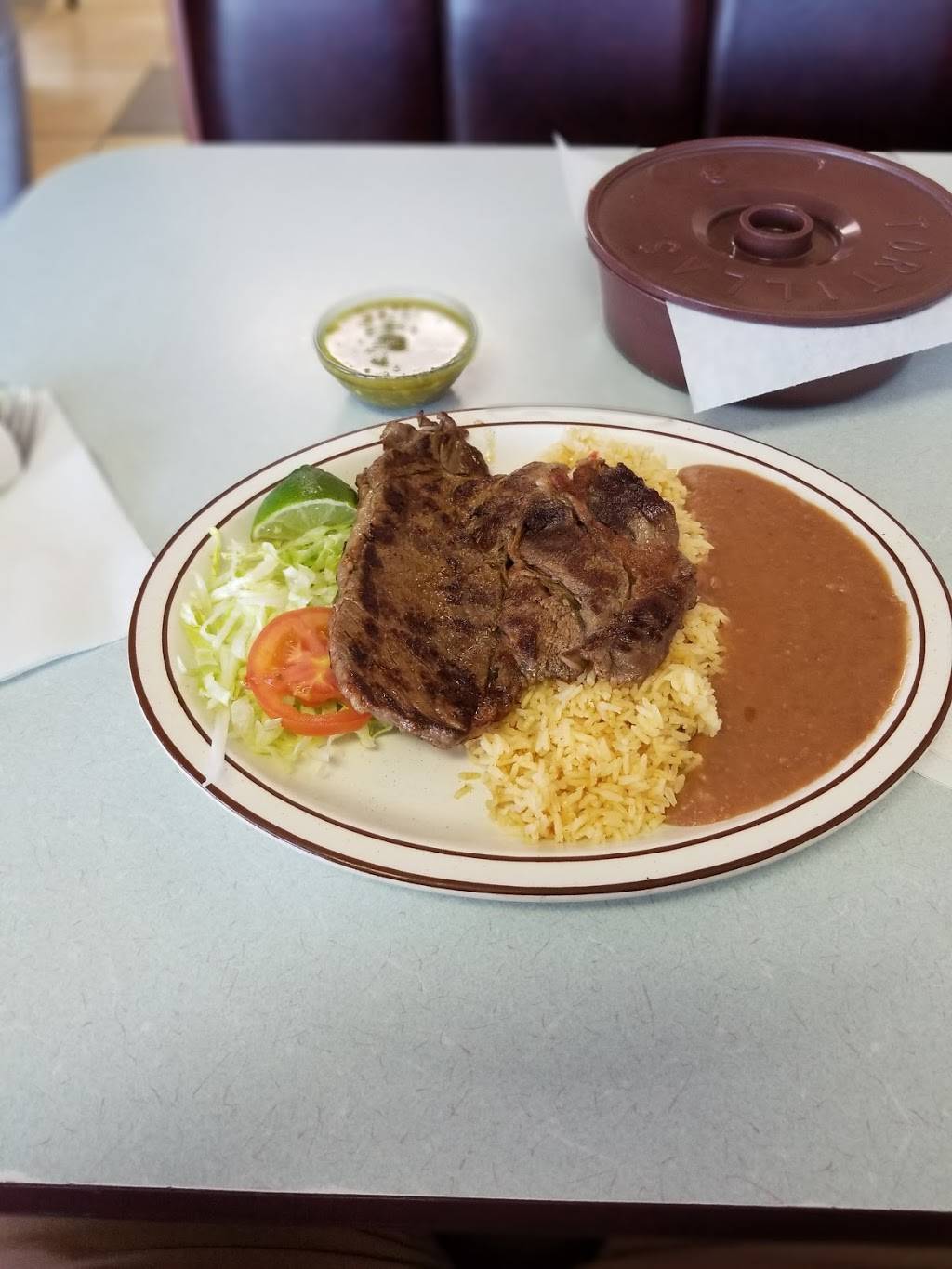 El Tazumal | restaurant | 424 W 4th St, Grand Island, NE 68801, USA | 3083851694 OR +1 308-385-1694