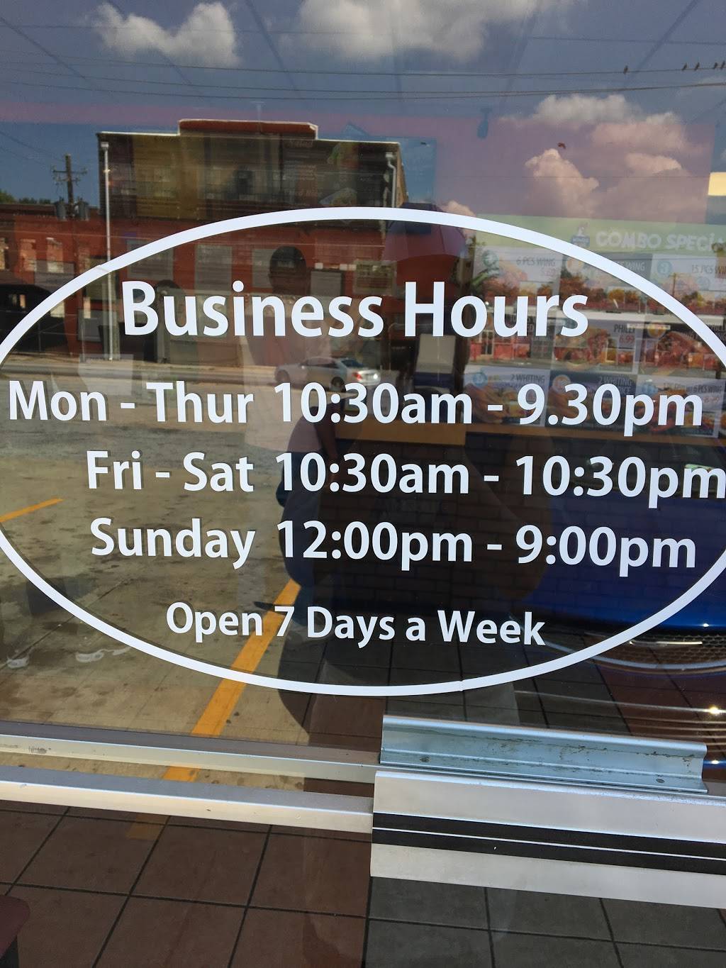 Wings R Us | restaurant | 490 Whitehall St SW # A, Atlanta, GA 30303, USA | 4042210509 OR +1 404-221-0509