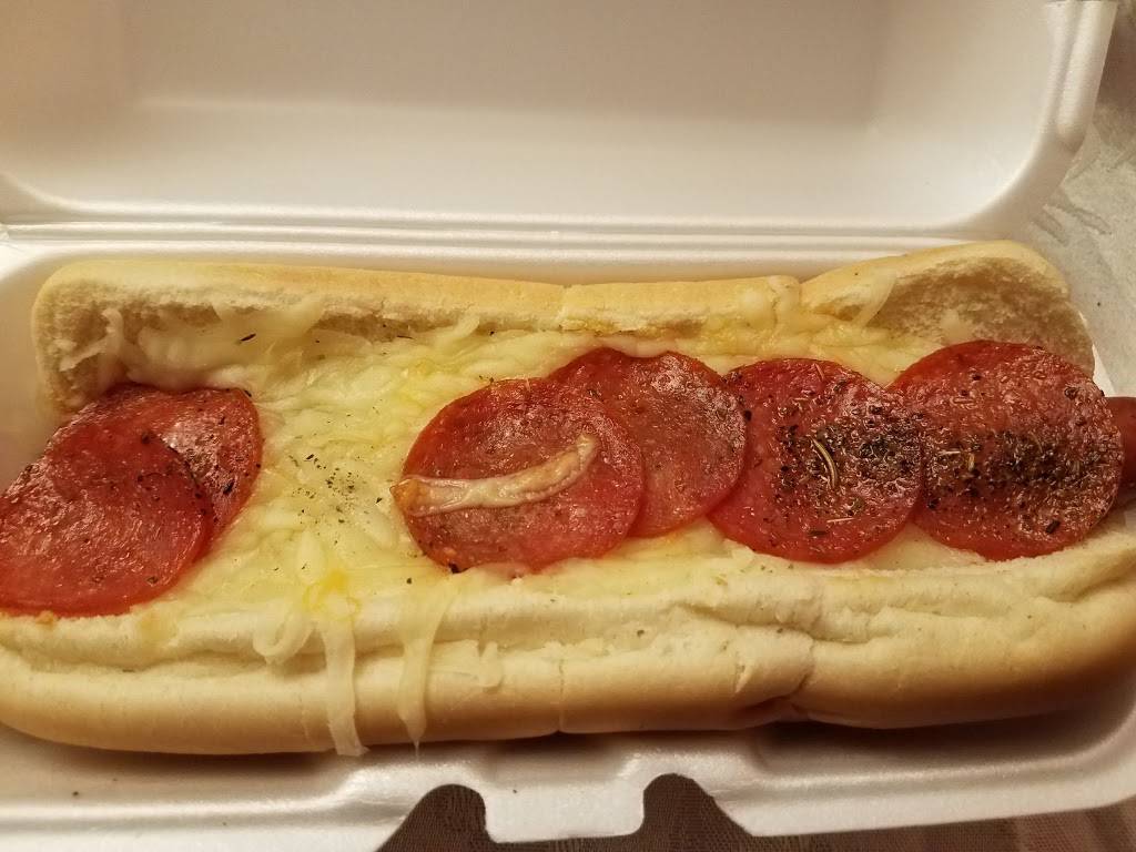 Famous Vinnies Hot Dogs | restaurant | 1708 W Texas St, Fairfield, CA 94533, USA | 7073841311 OR +1 707-384-1311