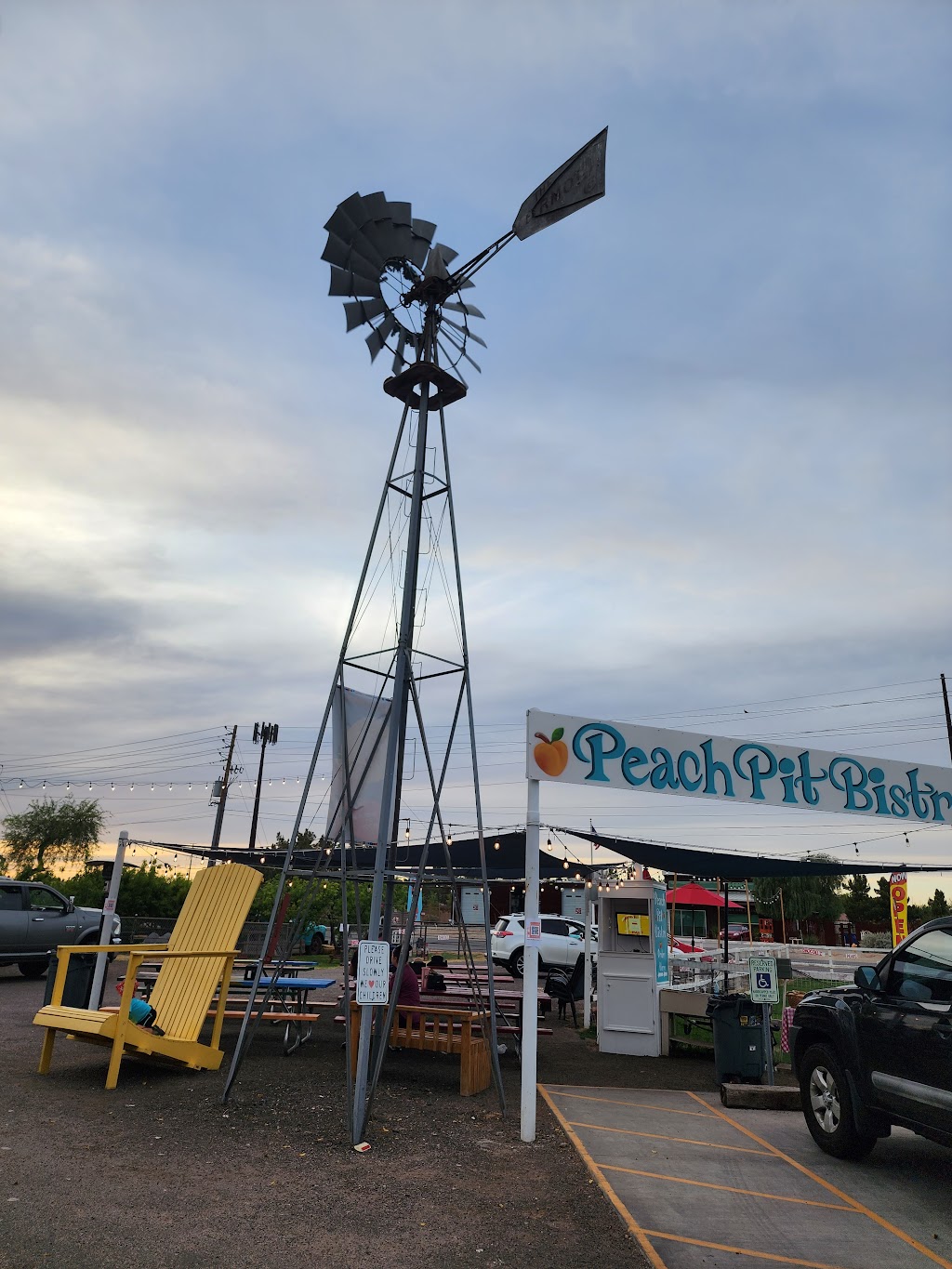 Peach Pit Bistro @ Amadio Ranch | restaurant | 4701 W Dobbins Rd, Laveen Village, AZ 85339, USA | 6022064448 OR +1 602-206-4448