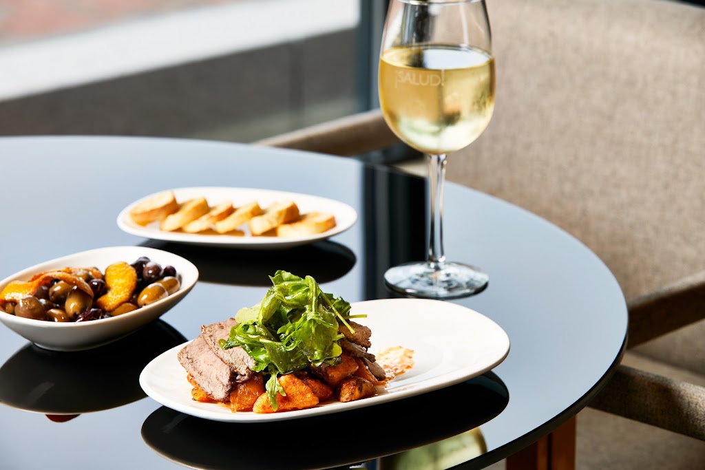 AC Bar and Lounge | restaurant | 2130 E Maple Ave, El Segundo, CA 90245, USA | 3104057926 OR +1 310-405-7926