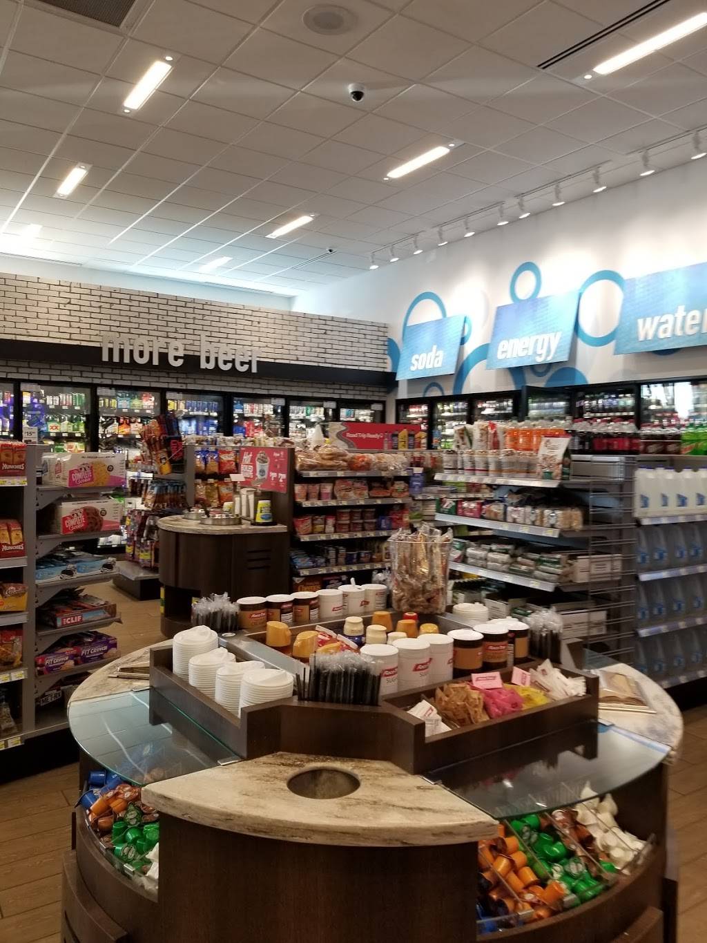 RaceTrac | bakery | 16900 N Cleveland Ave, North Fort Myers, FL 33903, USA | 2399950325 OR +1 239-995-0325