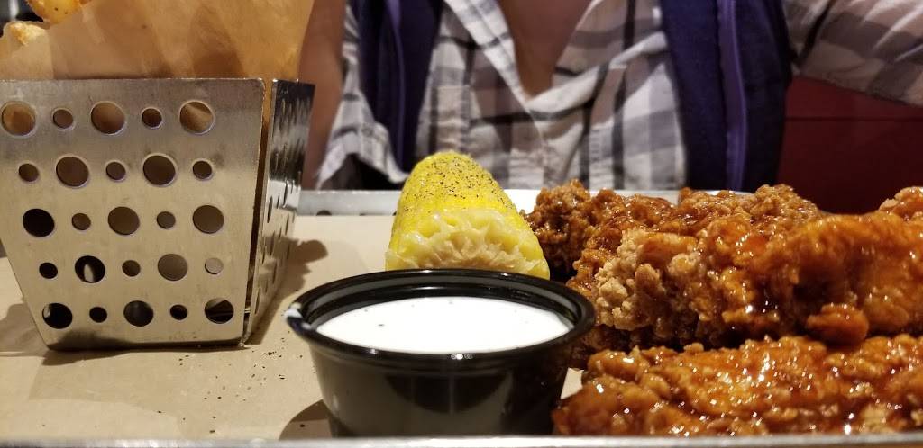 Chilis Grill & Bar | restaurant | 1460 Towne Lake Pkwy, Woodstock, GA 30189, USA | 7705927676 OR +1 770-592-7676