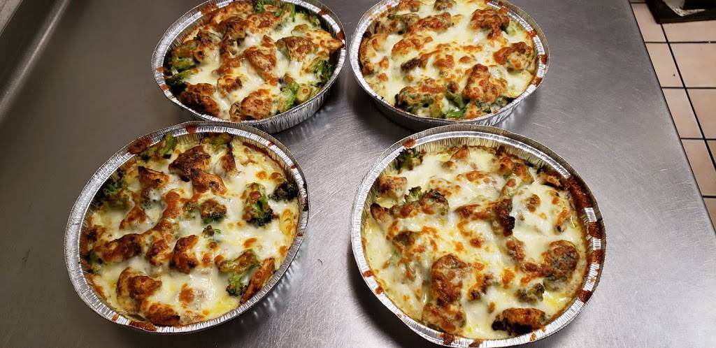 Saras Pizza Palace | restaurant | 424 N Franklin St #3, Holbrook, MA 02343, USA | 7819630351 OR +1 781-963-0351