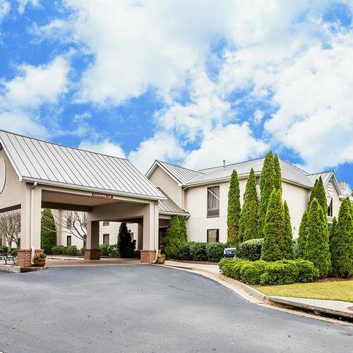 Quality Inn & Suites | restaurant | 127 Beartooth Pkwy, Dawsonville, GA 30534, USA | 7062161900 OR +1 706-216-1900