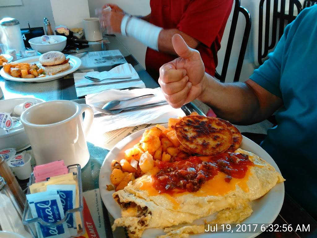 Nancys Diner | restaurant | 25 Canal St, Nashua, NH 03064, USA | 6035899735 OR +1 603-589-9735