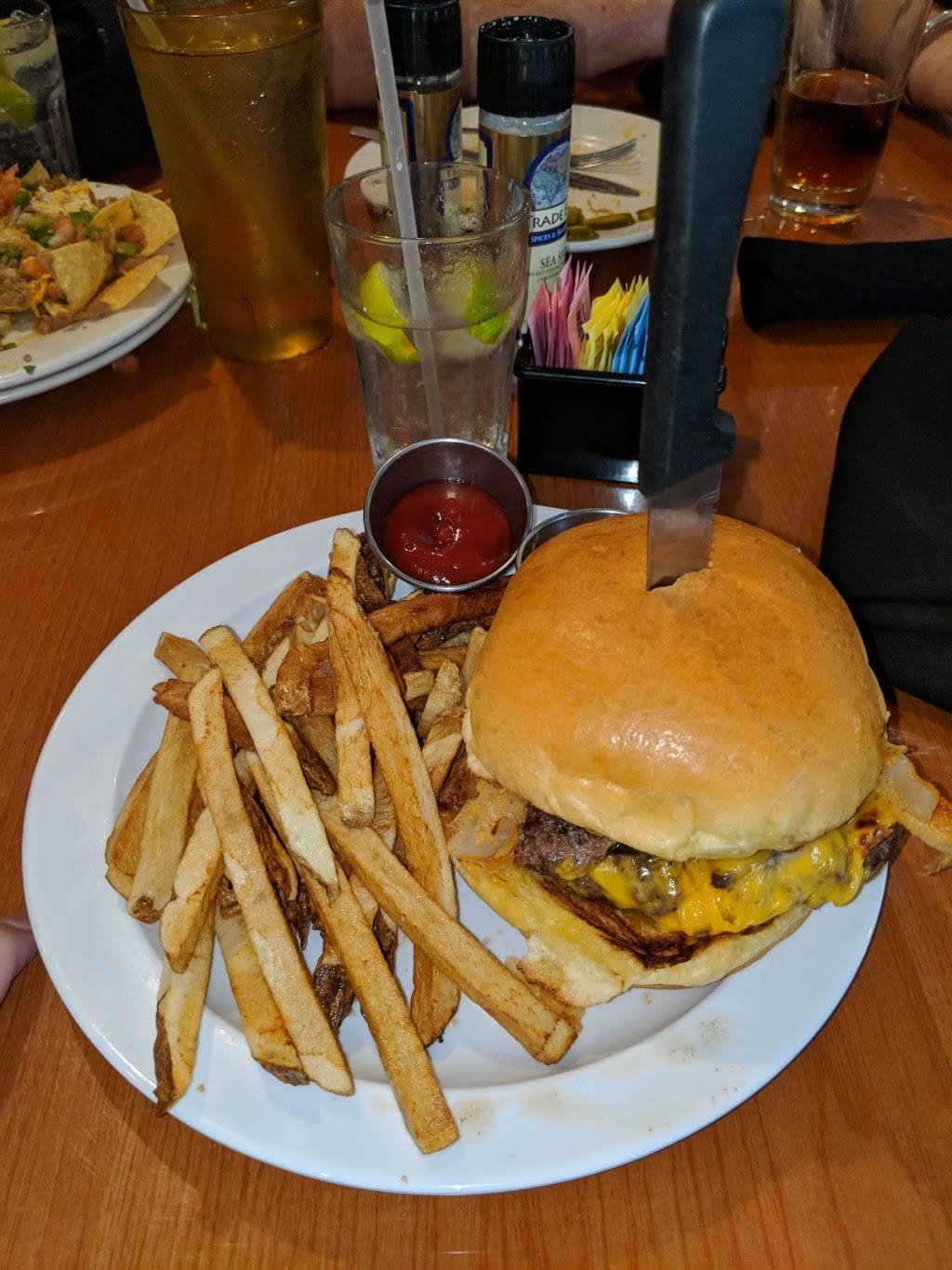 The Clam on 59th | restaurant | 4630, 1830 59th St W, Bradenton, FL 34209, USA | 9418967496 OR +1 941-896-7496