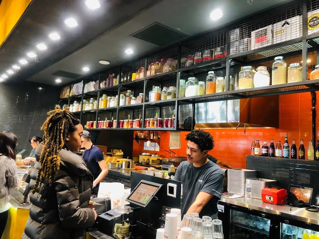 Mezeh Mediterranean Grill | restaurant | 6825 Spring Mall Dr, Springfield, VA 22150, USA | 7036524380 OR +1 703-652-4380