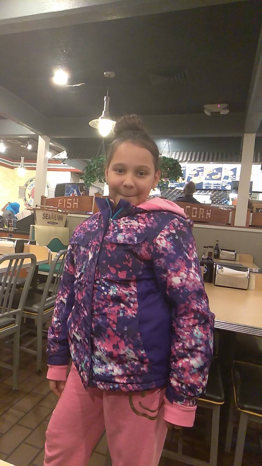 Long John Silvers | restaurant | 3055 Henry St, Muskegon, MI 49441, USA | 2317331760 OR +1 231-733-1760