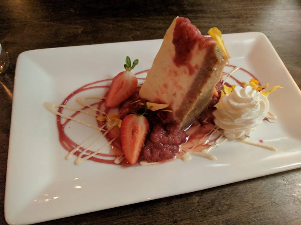 Gustav Chophouse and Bar | restaurant | 10 Vacation Inn Dr, Collingwood, ON L9Y 5G4, Canada | 7054434461 OR +1 705-443-4461