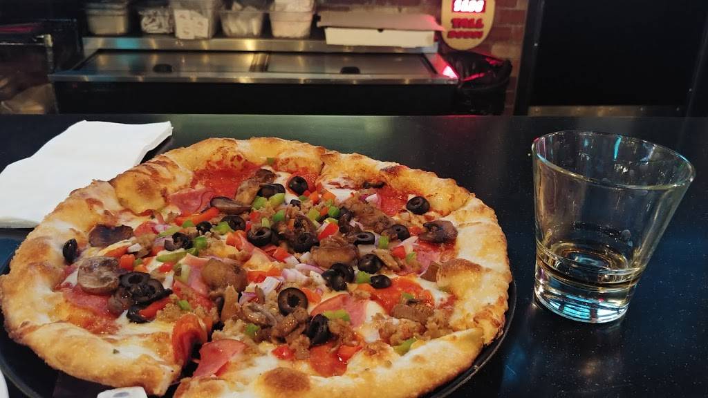 Flattop Pizza + Pool | restaurant | 600 W 6th Ave, Anchorage, AK 99501, USA | 9076777665 OR +1 907-677-7665