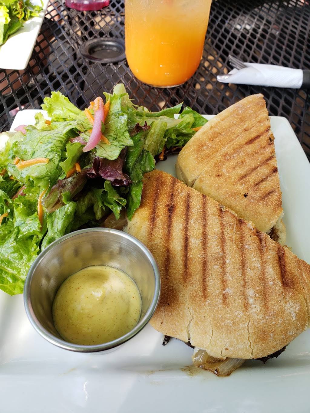 Bellas | restaurant | 602 Riverside Dr, Clayton, NY 13624, USA | 3156862341 OR +1 315-686-2341