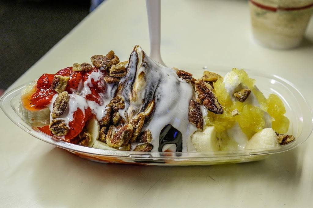 Shepards Drive-In | restaurant | 238 Ripon Rd, Berlin, WI 54923, USA | 9203612171 OR +1 920-361-2171