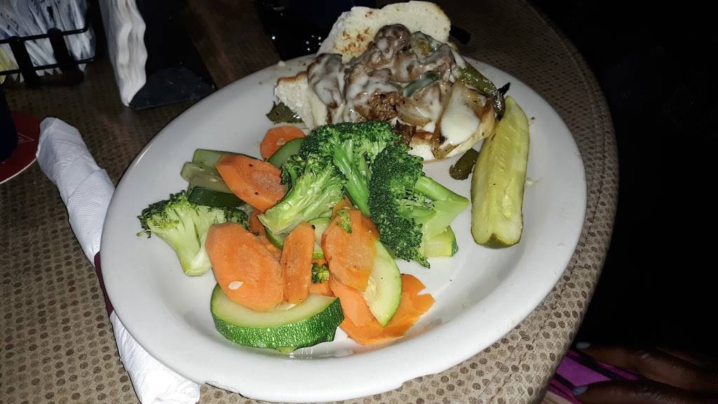 Fieldhouse Pub and Grill | restaurant | 510 N Theresa Ave, St. Louis, MO 63103, USA | 3142890311 OR +1 314-289-0311