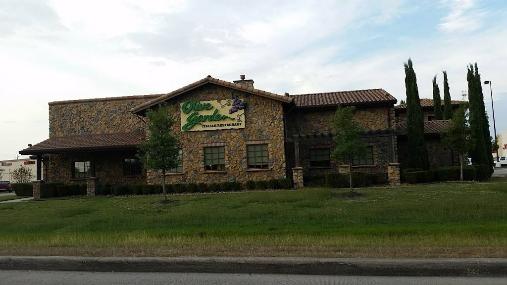 Olive Garden Italian Restaurant | meal takeaway | 15525 Wallisville Rd, Houston, TX 77049, USA | 2814361466 OR +1 281-436-1466