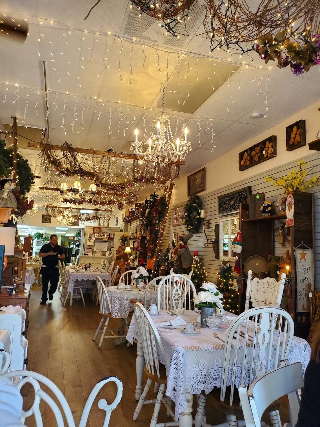 Dianes Creations & Tea Room | restaurant | 114 Broadway, Kissimmee, FL 34741, USA | 4072014733 OR +1 407-201-4733