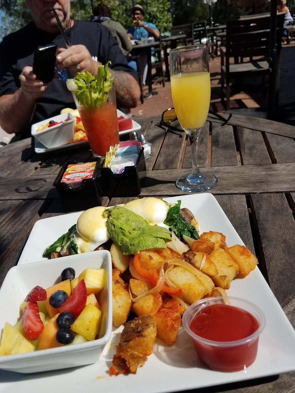 Leila by the Bay | restaurant | 1991 Railroad Ave, Hercules, CA 94547, USA | 5107415580 OR +1 510-741-5580