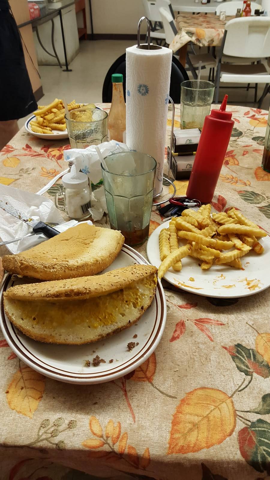 Koras Place | restaurant | 1621 US-43, Demopolis, AL 36732, USA | 3342894911 OR +1 334-289-4911